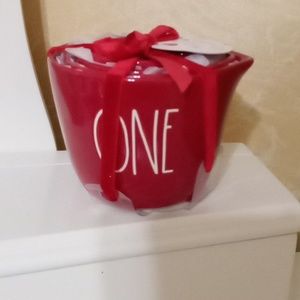 Rae Dunn Valentine's Day measuring cup set ♥️♥️